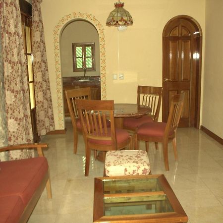 Cancun International Suites Exteriör bild