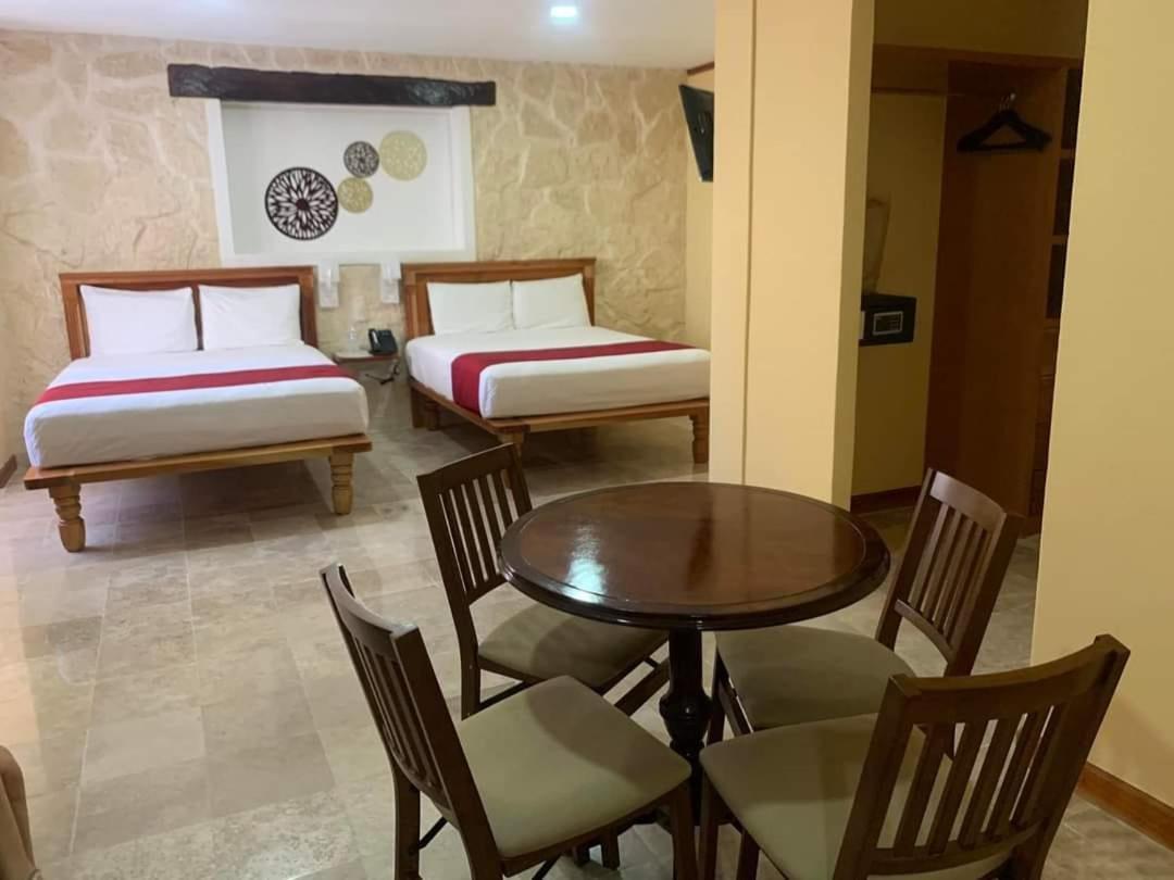 Cancun International Suites Exteriör bild